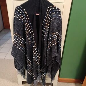 Chic Blue Patterned Shawl